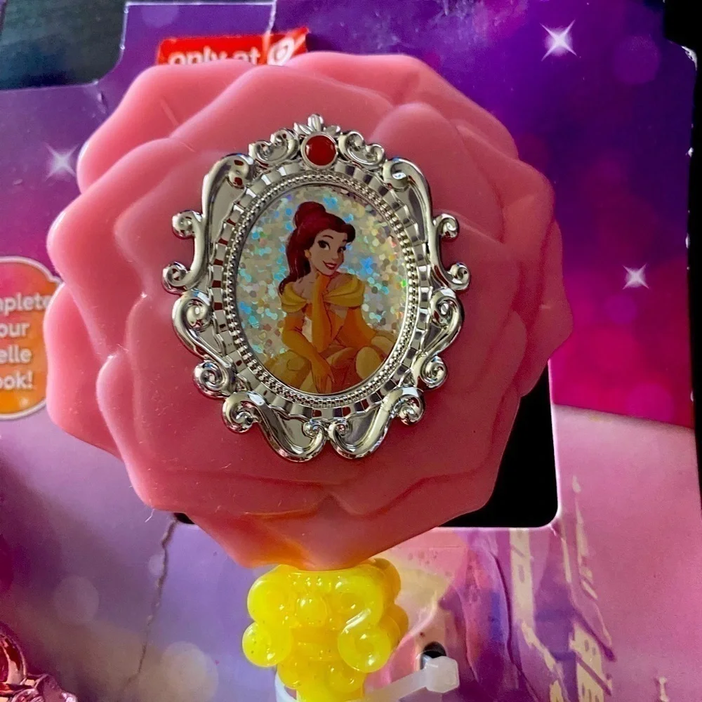 NWT-DISNEY-BELLE ACCESSORY SET